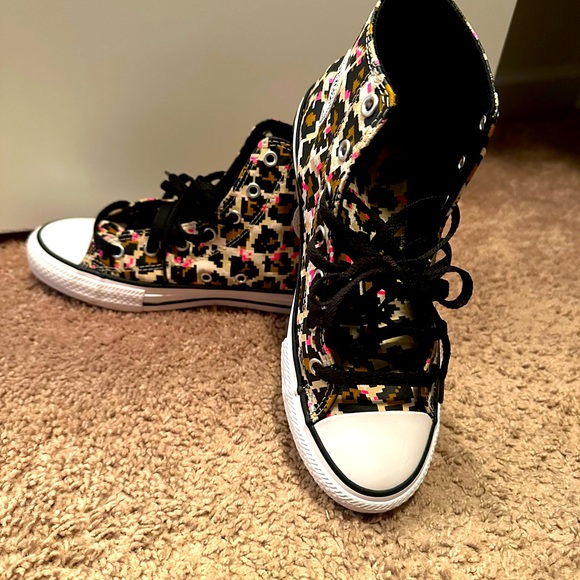 Converse - Picture 2 of 6